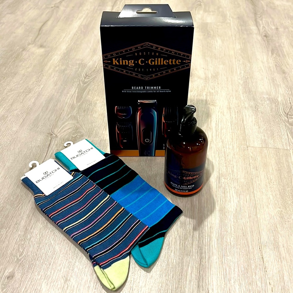 NWT Men’s King C Gillette Cordless Beard Trimmer Set, Face Wash, and Sock Bundle
